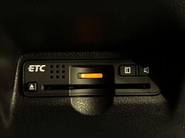 【ETC】高速道路の料金所をストレスなく通過！話題のスポットやサービスエリアに多い「スマートIC」利用時は必須のアイテムです。当店でセットアップを実施、ご納車当日からすぐにご利用いただけます！