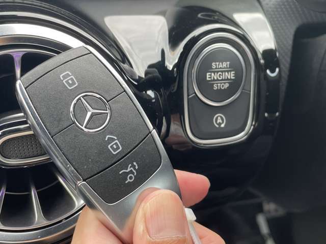 LIBERALAでは多種多様の車種をご用意させていただいております。お客様がご納得いくまで、そのお車の持つ特性を五感すべてで感じ取っていただける場をご提供します。