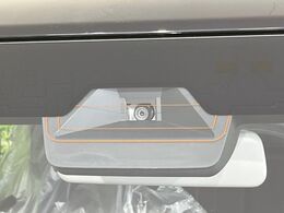 【スズキ　セーフティサポート】走行中に前方の車両等を認識し、衝突しそうな時は警報とブレーキで衝突回避と被害軽減をアシスト。より安全にドライブをお楽しみいただけます。