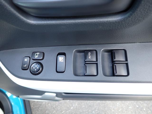 操作しやすい位置に配置された、運転席ドアのパワーウィンドー（ロック機構）、電動格納リモコンミラー。