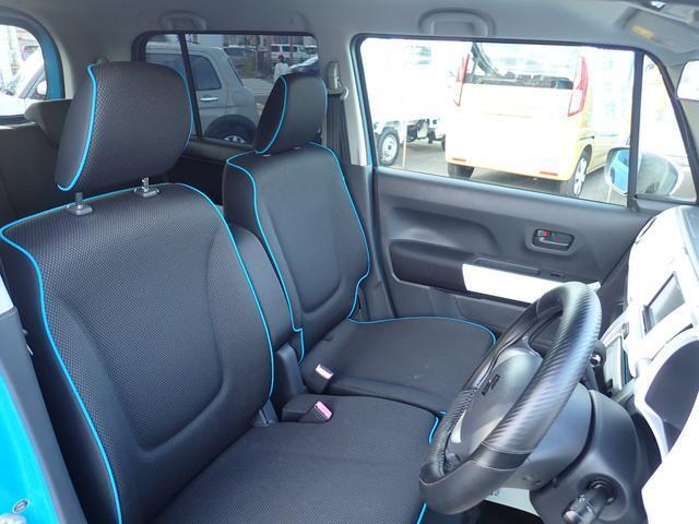 【ベンチシート】フロントベンチシートなので、運転席も助手席も広々！助手席へのウォークスルーも楽々可能です！