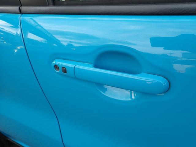 【リクエストスイッチ】リモコンキーをバッグやポケットに入れたままでも、スイッチを押すだけでドアの解錠・施錠ができます！！