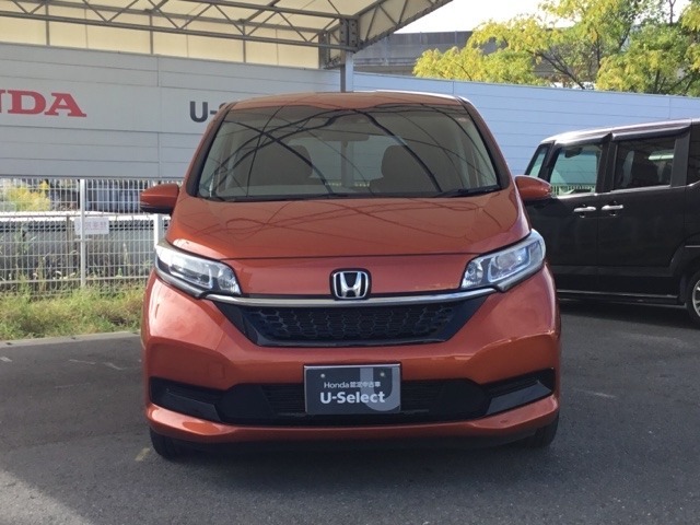 お客様に安全で快適なカーライフをお送りいただくために、中古車にも高いレベルの品質基準を設け、その基準に従って、全ての中古車について納車前整備を実施しています。