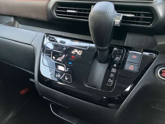 シフトレバー周辺の画像です