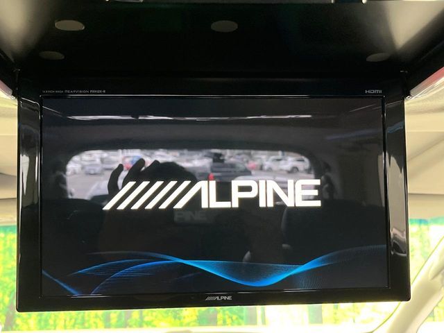 【フリップダウンモニター】大画面モニターで後席でもエンタメをお楽しみいただけます。小さなお子様にも大人気の装備です♪