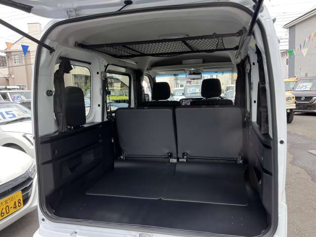 4人乗車でも十分な荷室空間♪