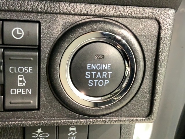 ワンプッシュでエンジンのスタート、ストップが出来て便利です。