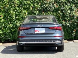 AUDIデザインはリアビューもエレガントで存在感があり、LEDを使ったテールランプも視認性高くデザイン的アクセントになってます。