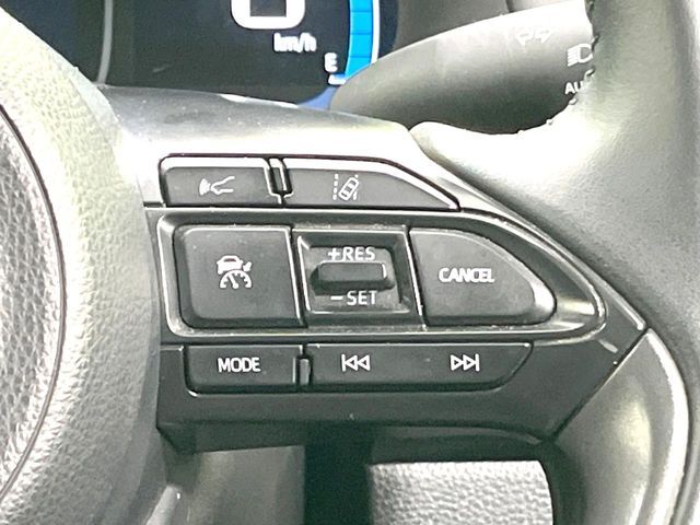 【レーダークルーズコントロール】高速道路での長距離走行が楽に！！自動で速度を保つクルーズコントロールが、衝突軽減システムと連携し、前方の車両を感知して車間を保つように速度調節してくれます！！