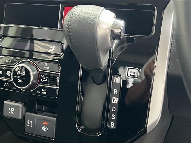 【シフトレバー】シフトも操作しやすく快適なドライブを楽しんでいただけます！