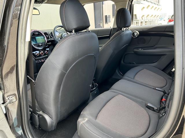 修復歴（事故歴）のある車は販売致しません！※当社基準による調査の結果、修復歴車と判断された車両は一部店舗を除き、販売を行なっておりません。万一、納車時に修復歴があった場合にはご契約の解除等に応じます