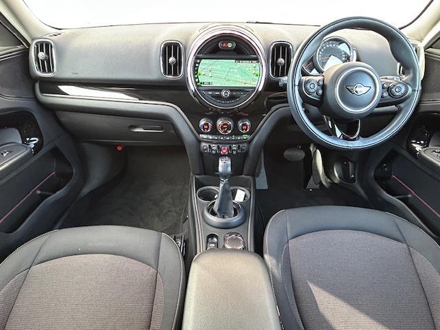 BMW、メルセデス、アウディといったドイツのプレミアムブランドをはじめとした、各種輸入車ブランドを同時に比較することができます。