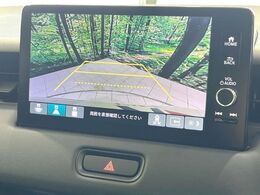 【バックカメラ】駐車時に後方がリアルタイム映像で確認できます。大型商業施設や立体駐車場での駐車時や、夜間のバック時に大活躍！運転スキルに関わらず、今や必須となった装備のひとつです！