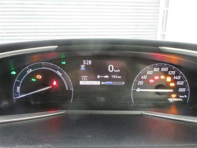 只今店頭にて展示中。　是非この機会に現車確認を。ご来店心よりお待ち申し上げます。