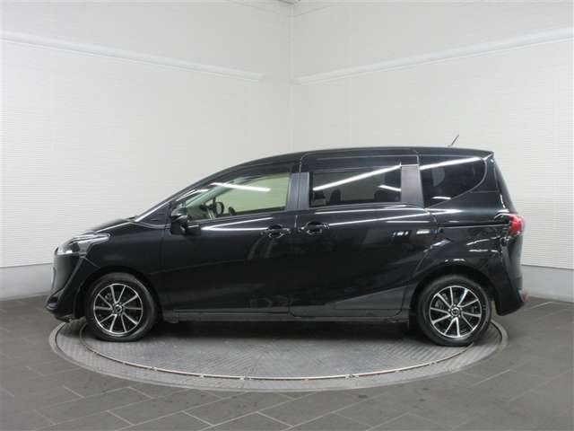 選ぶならトヨタの安心U-Car・トヨタ認定中古車。※ボディカラー及び内装色は、画像の色と実際の色が異なって見える場合がございます。