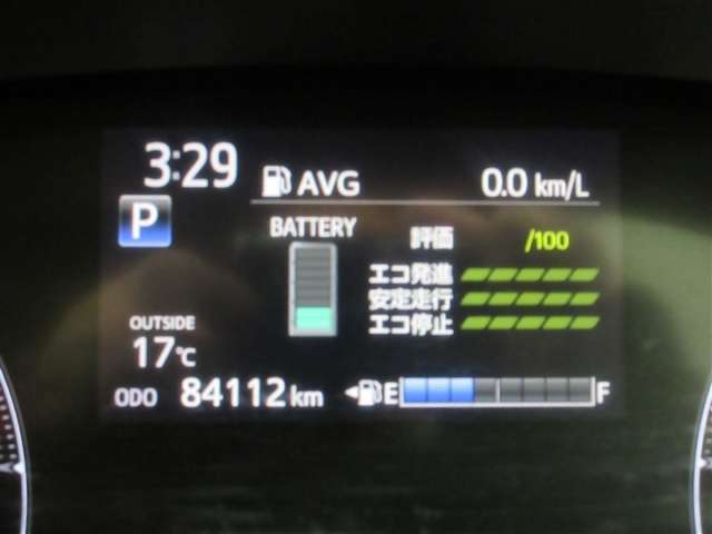 運転席のメータパネル類は常に視界に入る場所ですので、大事なチェックポイントです。ぜひ実際にご乗車ください。