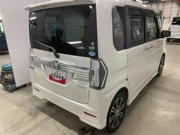 当店では車両本体価格以外に、諸費用を含めた支払総額も表示しておりますので、お客様の予算にピッタリのおクルマお選びができます。コーティングやJAFをセットにしたオトクな購入パックも好評です。