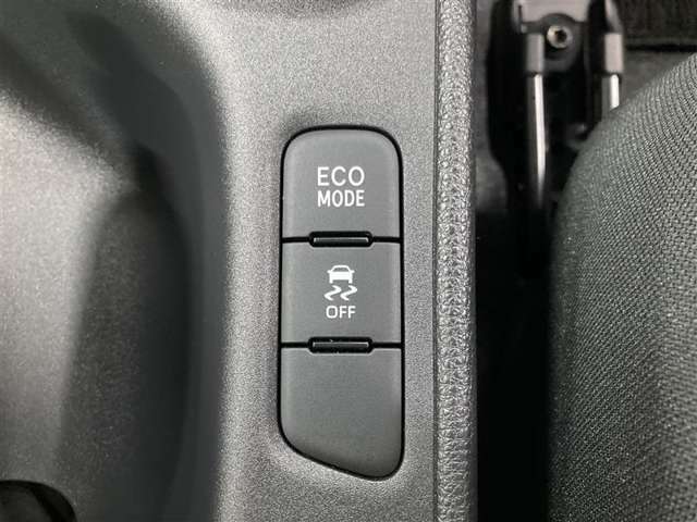 ECOモードはエアコンの利きなどを抑え、低燃費で走れるようにサポートします。
