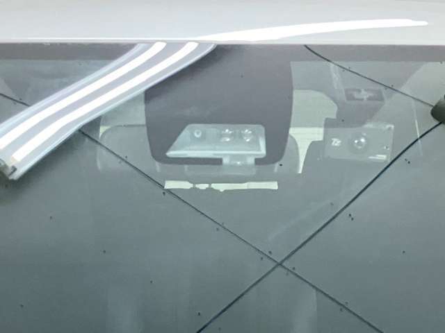 広々とした駐車場をご用意してお待ちしております。展示場には豊富な在庫をご用意。メーカー問わず比較していただけます。【無料通話0078-6003-346608】