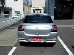 大きなスズキの看板が目印！！