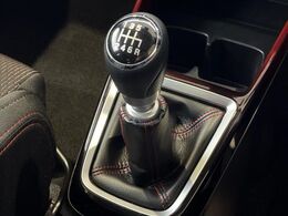 【フロア6速MT】走りの6速MT！！スポーティーな走行をお楽しみいただけます♪