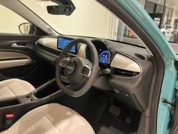 シンプルで飽きの来ない車内空間