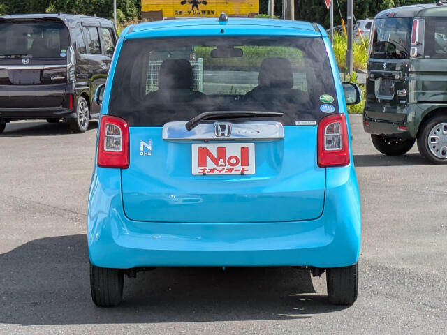 「当社のこだわり」入庫後のお車は選任スタッフによる細部清掃を実施しております。足回り、エンジンルーム、室内、室外を隅々まで綺麗にしております。展示車はキレイです。全国配送も可能ですのでご相談下さい！