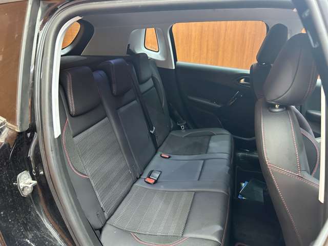 全国納車可能です。納車方法及び費用につきましては、お気軽にコーディネーターまでご相談ください。遠方のご納車の際も我々がしっかりサポートさせて頂きます。お気軽にスタッフまでご相談下さい。