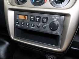 純正オーディオ　AM　FM　走行中でも好きなラジオ番組や交通情報を聴きながら運転することができます！