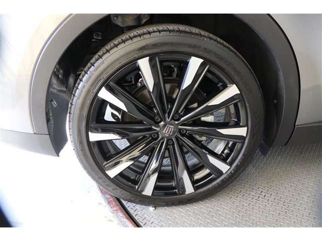 純正アルミホイール【タイヤサイズ225/45R21】