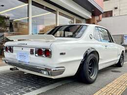 GC10型のモデル名より2000GTの名が冠された◎2000GTのレーシング仕様の位置付けで69年にPGC10型としてセダンタイプの2000GT-Rが誕生！GT-Rの元祖モデルで走行性能も大幅に向上◎