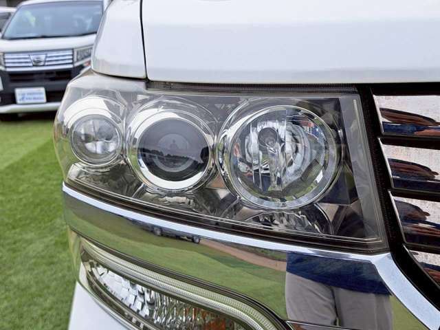 ヘッドライトカバーにくすみもなく綺麗な状態です☆