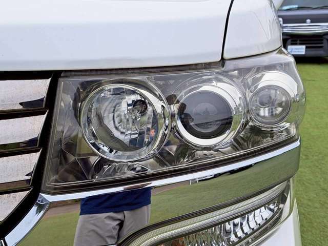 ヘッドライトカバーにくすみもなく綺麗な状態です☆