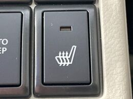 【シートヒーター】寒い日に重宝するシートヒーター！エアコンより早く温まってくれるので寒がりの人も安心ですね♪エアコンの温風は乾燥するから苦手、という方にもをおすすめです。