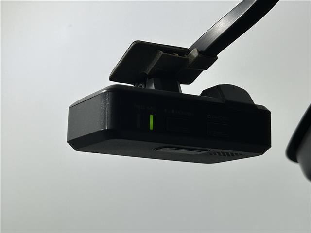 【ドライブレコーダー】映像・音声などの運転中の記録を残します。事故などを起こした起こされた時の証拠になりえますので、もしも時でも安心ですね。