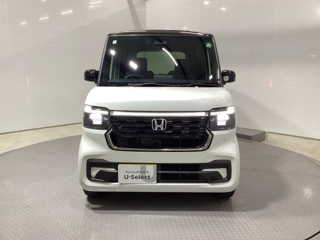 デイタイムランニングランプ付フルLEDヘッドライトは、Honda初となるダイレクトプロジェクション式を採用です！