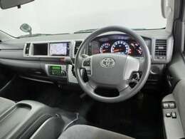 操作性が良い運転席まわりです！