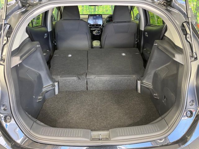 普段のお買い物や通勤、送迎等に十分な荷室スペースを確保しております。セカンドシートを倒すと、大きな荷物の積載も可能です♪