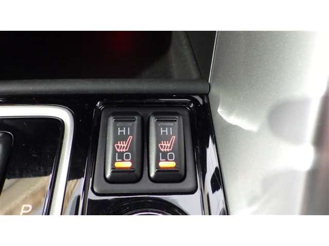 シートヒーター付きです。寒い日も快適なドライブが楽しめます♪