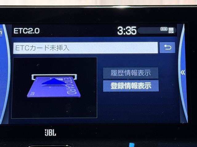 ナビ画面に連動したETCを装備しています。　過去に利用した利用料金も一目で分かって、とっても便利です。　ETCの抜き忘れ、挿し忘れも警告してくれるので安心ですね。