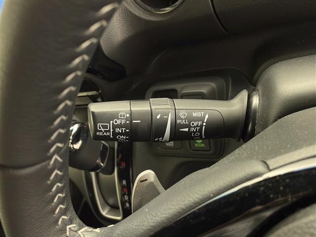 気になる車はすぐにお問い合わせください！画面右側の0066から始まる無料ダイヤルからお問い合わせ下さい！専門スタッフがお車のご質問にお答えいたします！