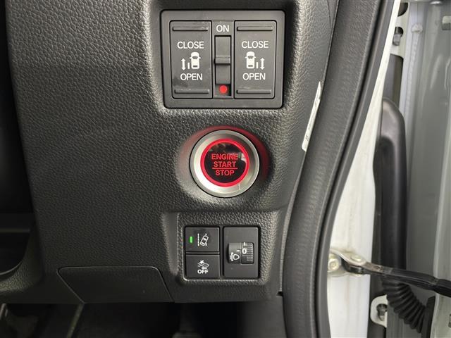 【運転席操作部】快適なドライブを楽しむための機能が装備されています！運転席から触れるので、使いやすいです！除菌プランいれていただくと、さらに清潔で安心していただけます！