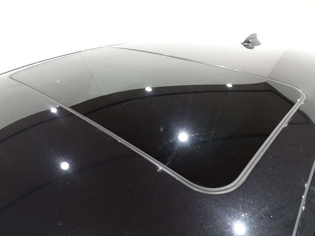 当店は仕入に拘っております！お車の買取店を自社経営しておりますのでユーザー様から直接仕入れる事によってオークションでの仕入れとは違ったリーズナブルなプライスとハイクオリティーを実現しております！