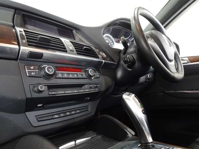 自動車保険の見直し、ご提案可能で御座います。保険会社も変更やプラン見直しで最適なプランをご用意させて頂きます。詳しくは店舗コーディネーターまでお問い合わせくださいませ。