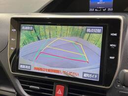 【バックカメラ】駐車時に後方がリアルタイム映像で確認できます。大型商業施設や立体駐車場での駐車時や、夜間のバック時に大活躍！運転スキルに関わらず、今や必須となった装備のひとつです！