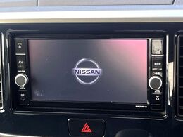 【純正ナビ】人気の純正ナビを装備。オーディオ機能も充実しており、Bluetooth接続すればお持ちのスマホやMP3プレイヤーの音楽を再生可能！毎日の運転がさらに楽しくなります！！