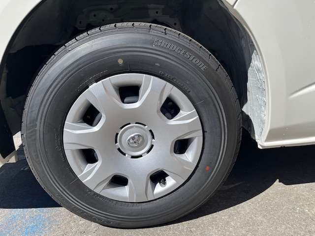 タイヤも新品！