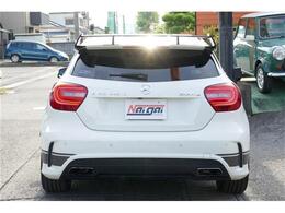 奥様のくつろぎ空間も充実！おいしいコーヒーでも！旦那様にはアフターパーツコーナーに！ついつい時間が経つのを忘れてしまう。車選びも大切だけど、お店選びにも拘ってみてください！