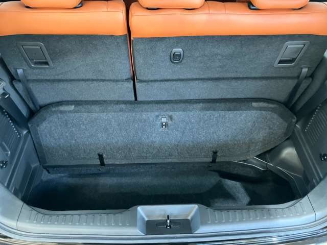 【ラゲッジルーム】実用性に優れた二段式ラゲッジル-ムでお荷物を別々に収納が可能♪♪