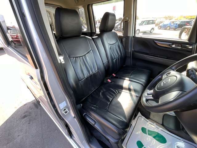 お客様のご予算帯に合わせたお車を常時100台以上取り揃えています！当社のスタッフがお客様のお車選びをしっかりサポートしご提案させていただきます！